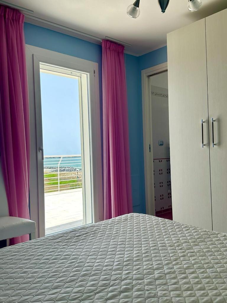 Sigis House - Independent Apartment Sea View Fiumicino Buitenkant foto